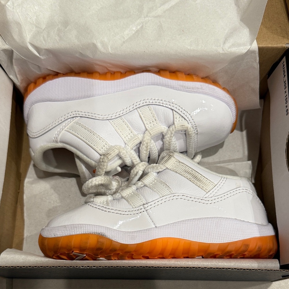 Jordan 11 retro low toddler Citrus Orange sz 8c XI
